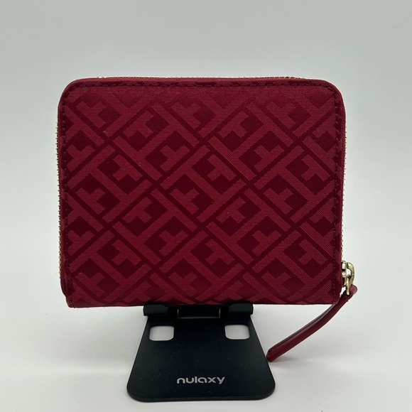 NWOT Tommy Hilfiger Red Zip Around Wallet - Picture 2 of 5